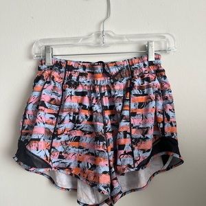Lululemon Hotty Hot Short 4" Size 10